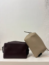Carica l'immagine nel visualizzatore di Gallery, WASH BAG SMALL