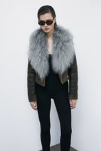 Carica l&#39;immagine nel visualizzatore di Gallery, MONTONE CORTO
