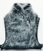 Carica l'immagine nel visualizzatore di Gallery, GILET ECOPELLICCIA
